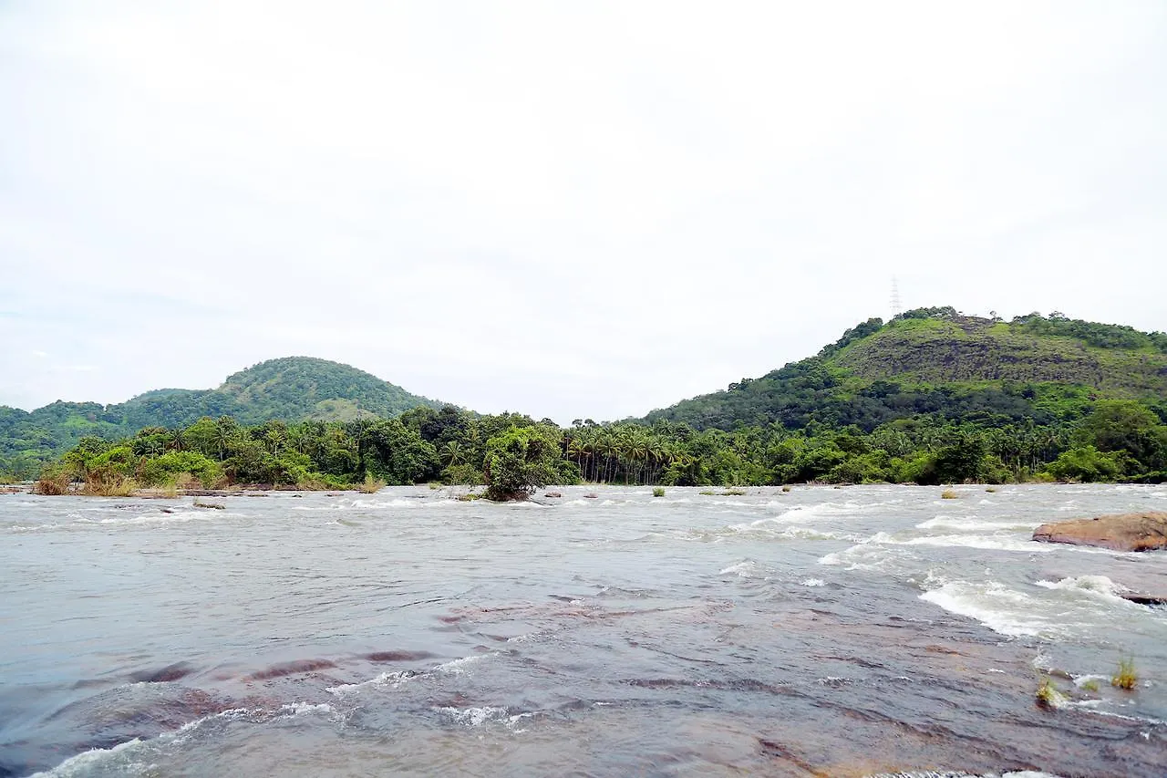 Athirapilly River Resort Athirappilly Ξενοδοχείο με διαμερίσματα